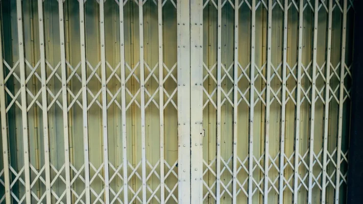 Minh hoạ cửa kéo xếp kim loại